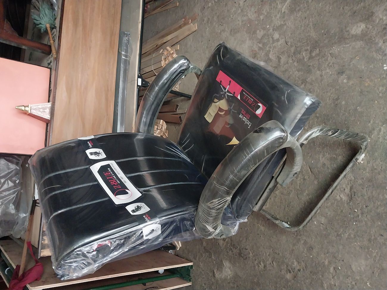 non revolving visitor chair